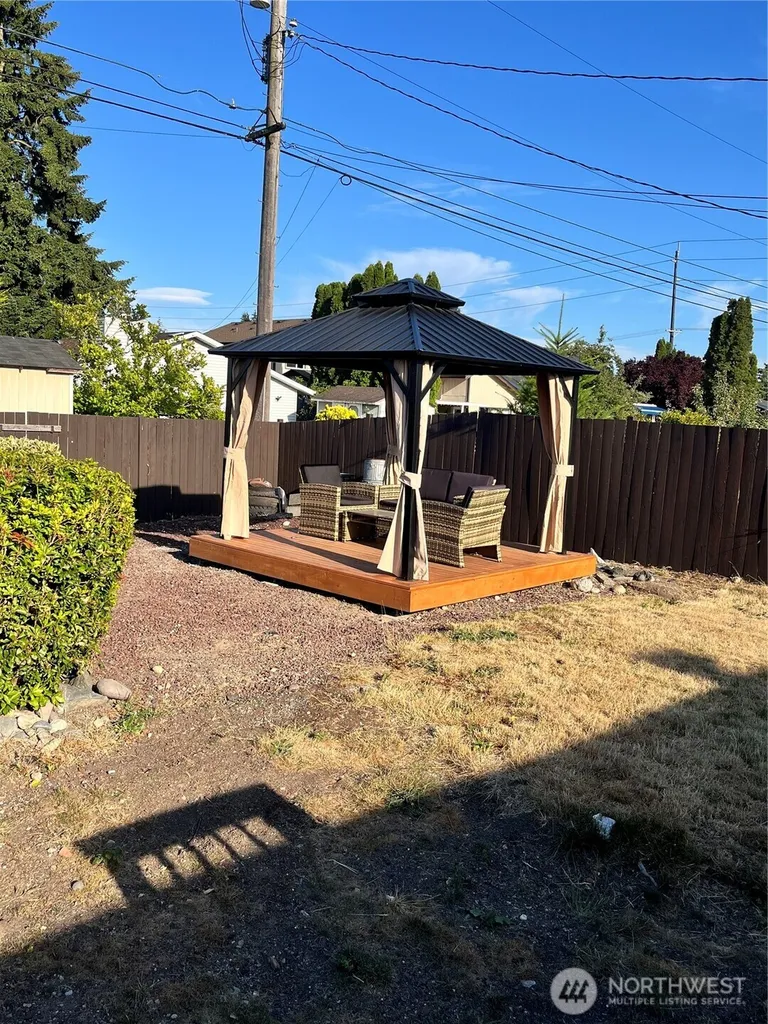 1821 N Bennett Street Tacoma WA 98406
