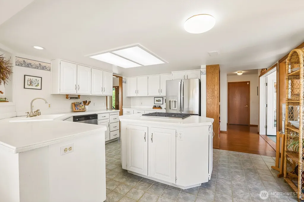 2288 Skycrest Drive Coupeville WA 98239