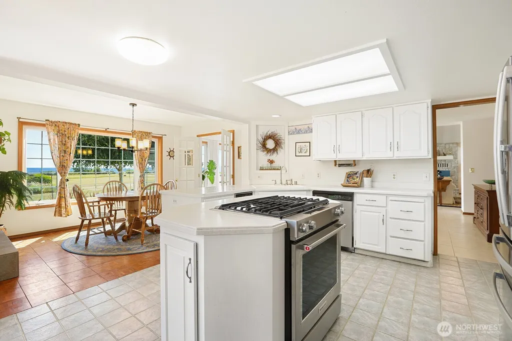 2288 Skycrest Drive Coupeville WA 98239