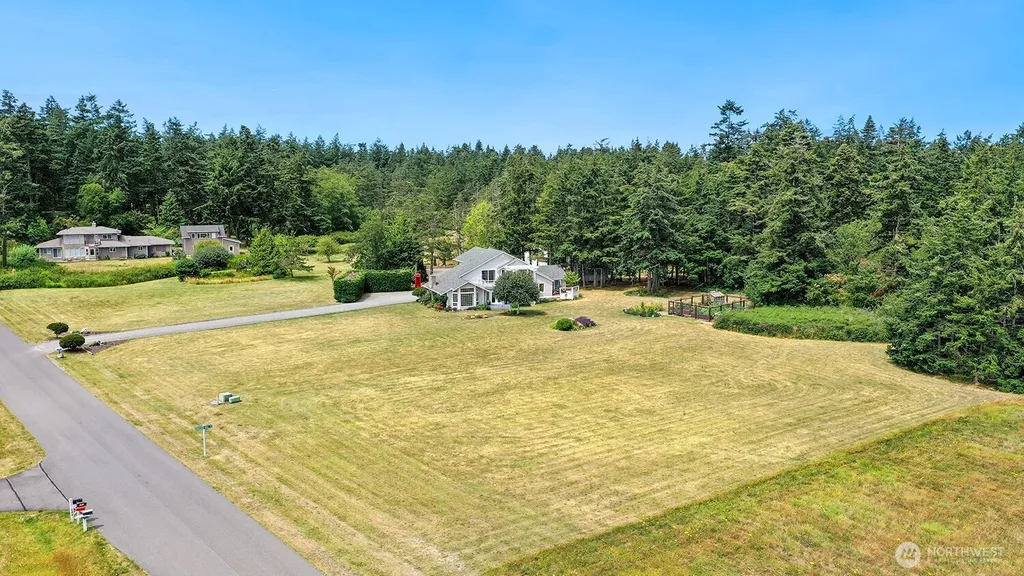 2288 Skycrest Drive Coupeville WA 98239
