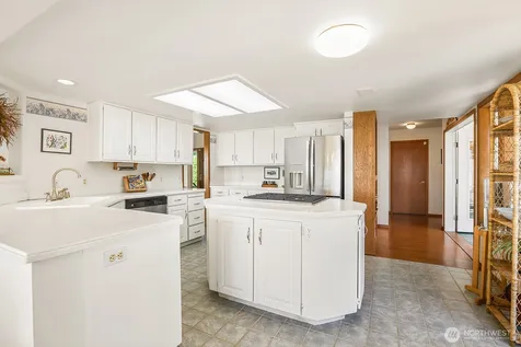2288 Skycrest Drive Coupeville WA 98239
