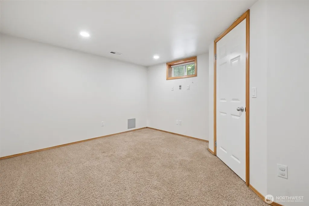 8016 Pacific Highway S Federal Way WA 98003