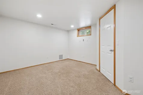 8016 Pacific Highway S Federal Way WA 98003