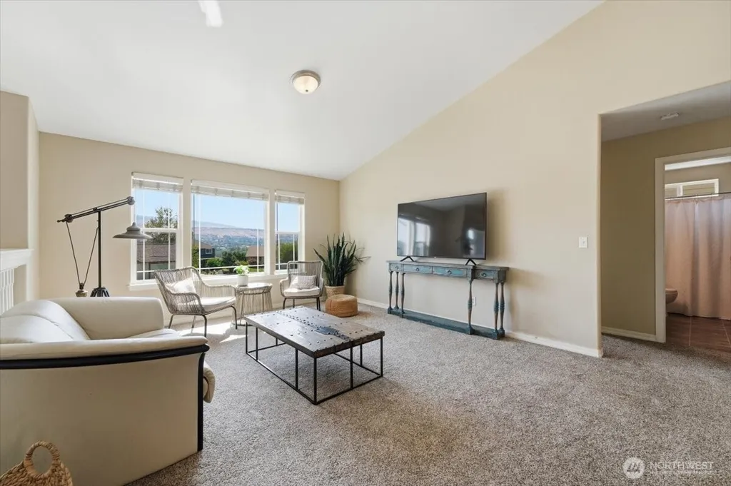 2132 W Honeysett Road Wenatchee WA 98801