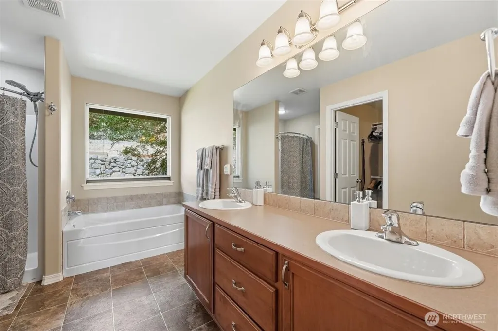 2132 W Honeysett Road Wenatchee WA 98801