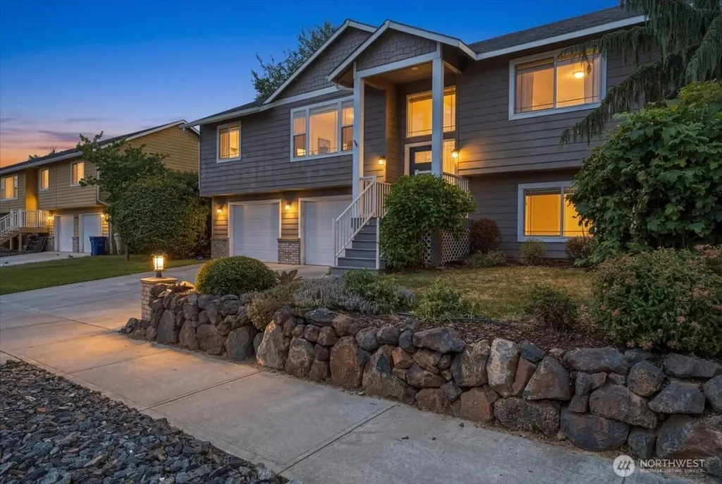 2132 W Honeysett Road Wenatchee WA 98801