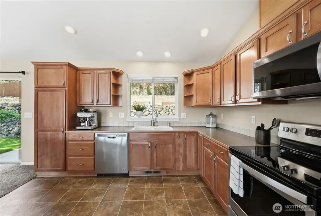 2132 W Honeysett Road Wenatchee WA 98801