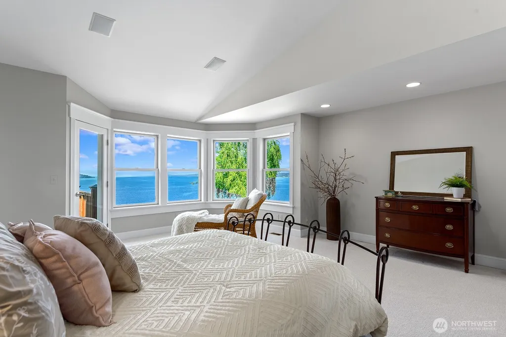 6838 SW Maury Park Road Vashon WA 98070