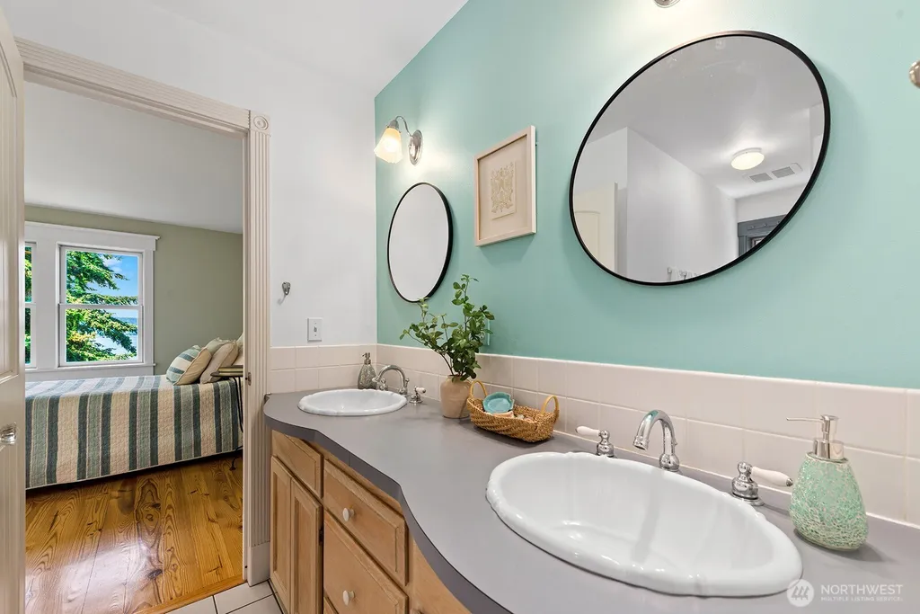 6838 SW Maury Park Road Vashon WA 98070