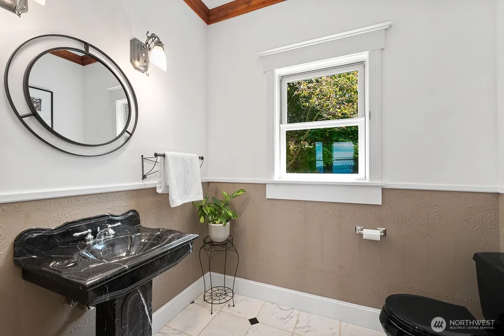 6838 SW Maury Park Road Vashon WA 98070