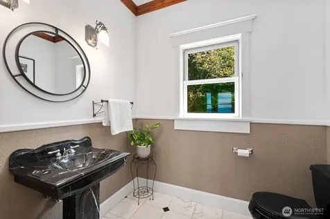 6838 SW Maury Park Road Vashon WA 98070