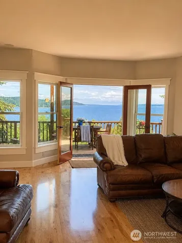 6838 SW Maury Park Road Vashon WA 98070