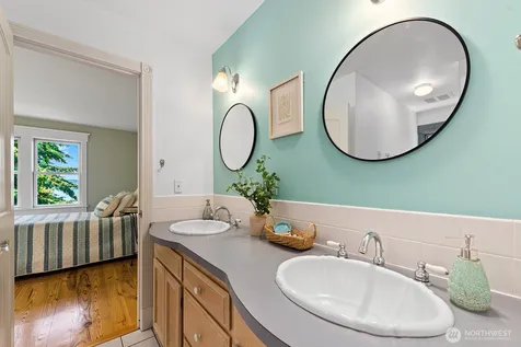 6838 SW Maury Park Road Vashon WA 98070