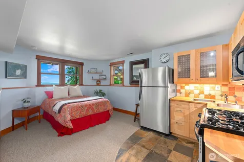 6838 SW Maury Park Road Vashon WA 98070