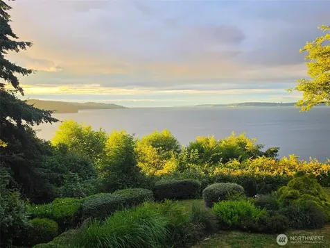 6838 SW Maury Park Road Vashon WA 98070