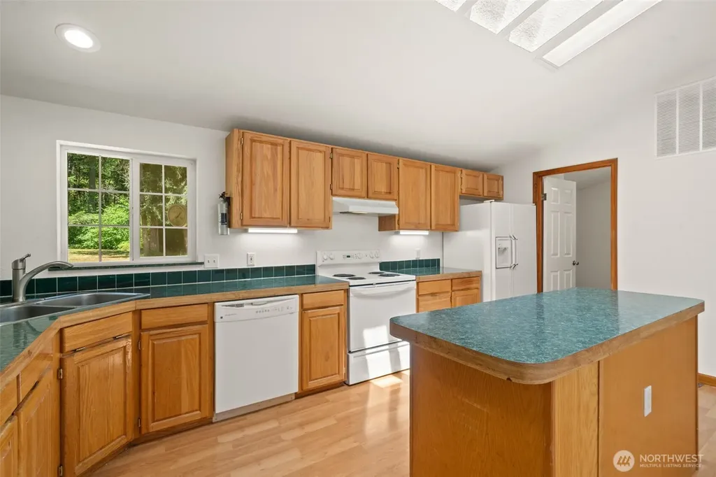 300 W Pine Acres Way Shelton WA 98584