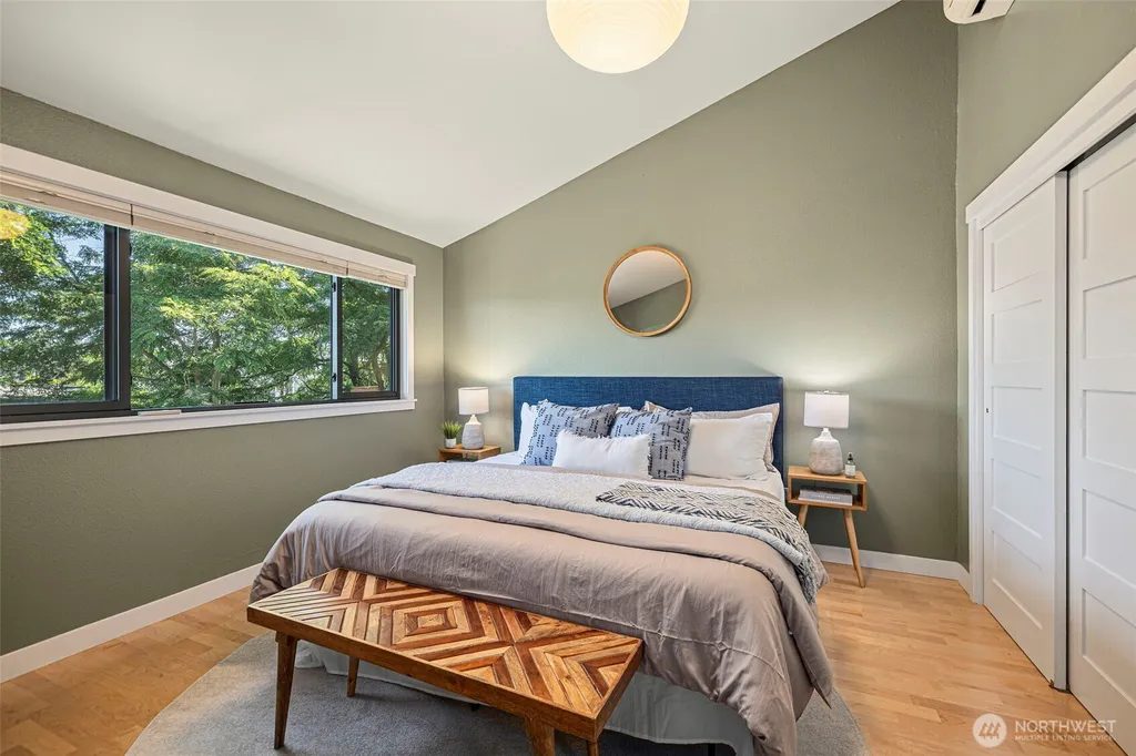 2591 E Madison Street Seattle WA 98112