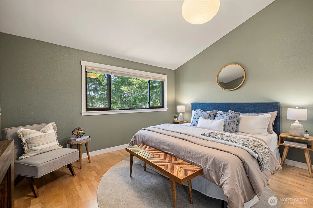 2591 E Madison Street Seattle WA 98112
