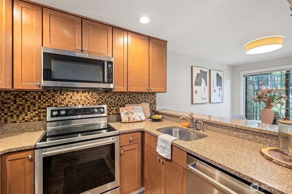 2591 E Madison Street Seattle WA 98112