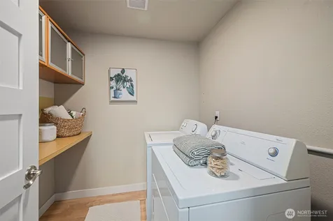 2591 E Madison Street Seattle WA 98112