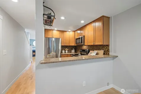 2591 E Madison Street Seattle WA 98112