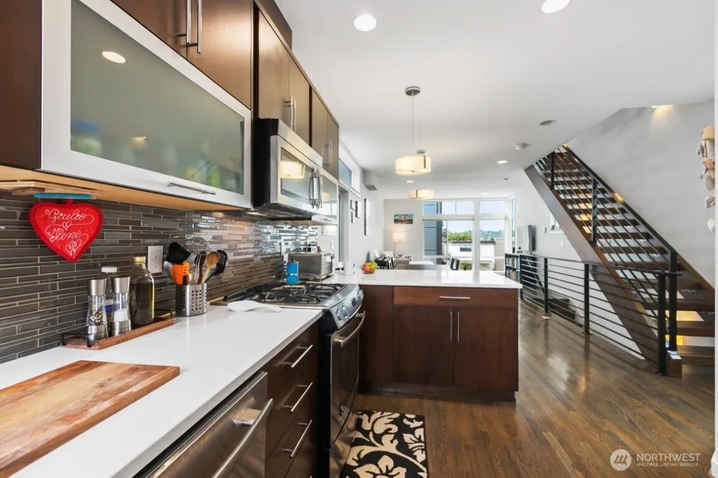 2050 NW 64th Street Seattle WA 98107