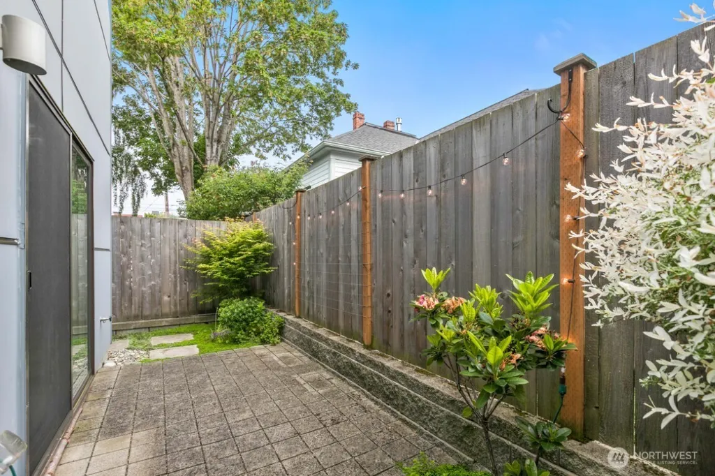2050 NW 64th Street Seattle WA 98107