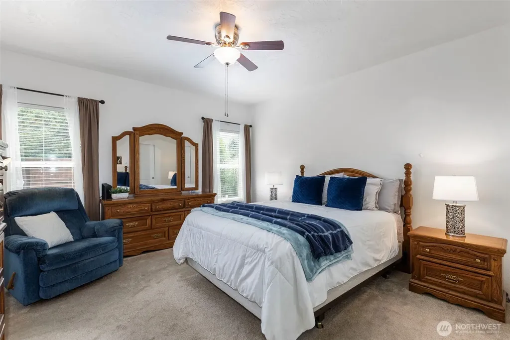 6586 NE Aquarius Lane Bremerton WA 98311