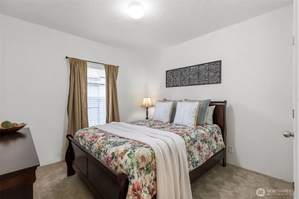 6586 NE Aquarius Lane Bremerton WA 98311
