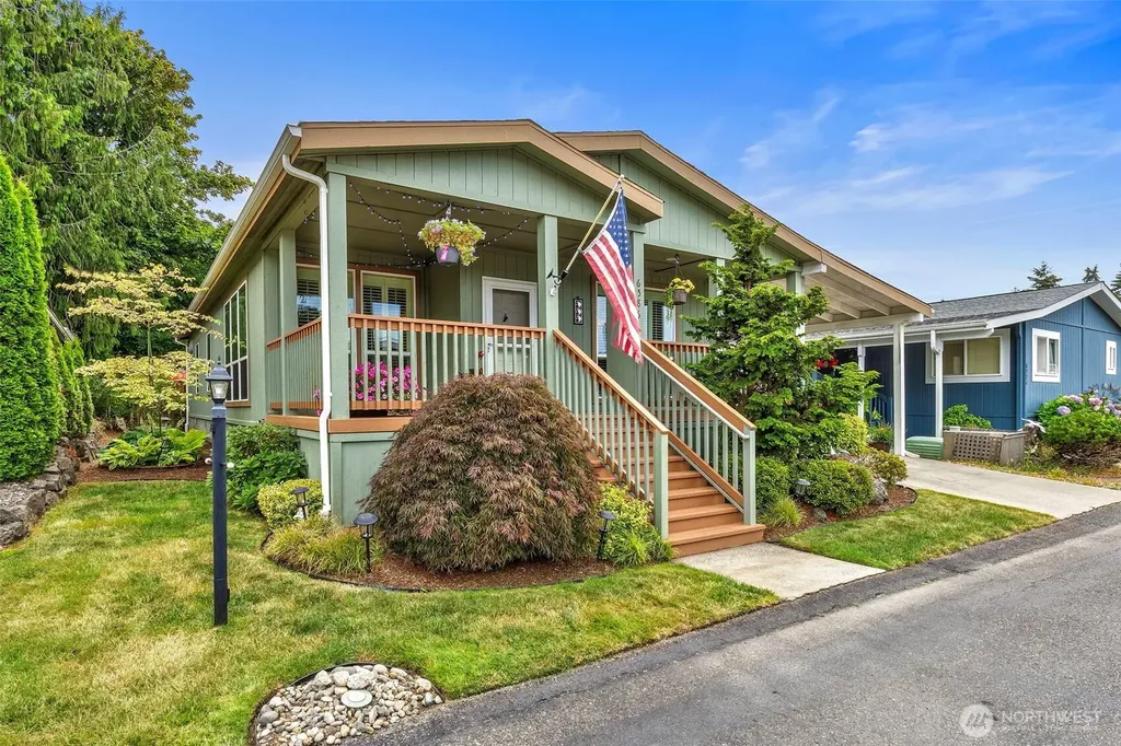 6586 NE Aquarius Lane Bremerton WA 98311
