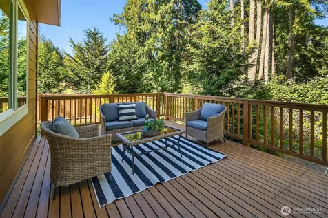 13874 Lavigne Court NE Bainbridge Island WA 98110