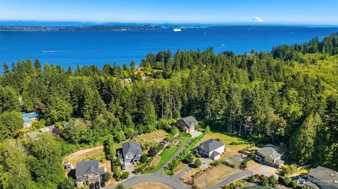 13874 Lavigne Court NE Bainbridge Island WA 98110
