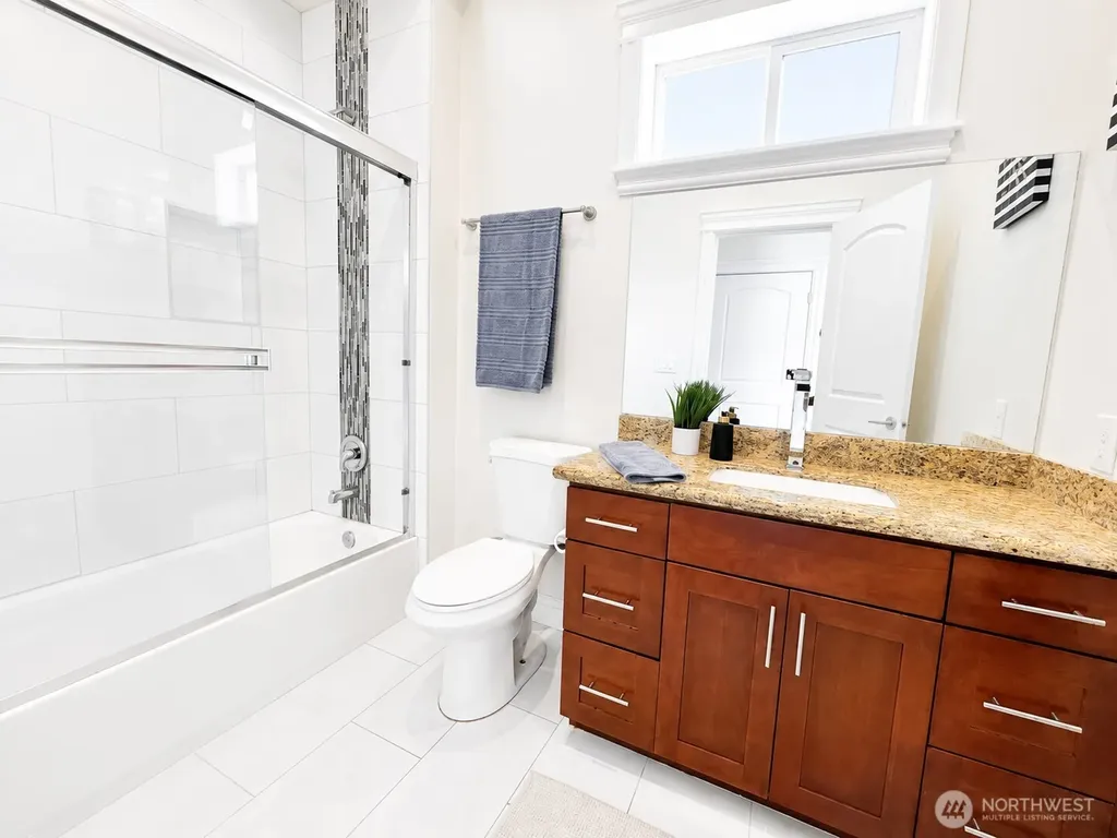 2914 S 135th Street Tukwila WA 98168