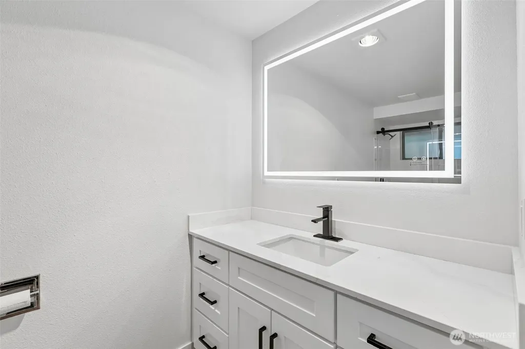1508 NE Brockman Place Seattle WA 98125