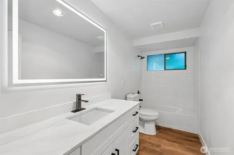 1508 NE Brockman Place Seattle WA 98125