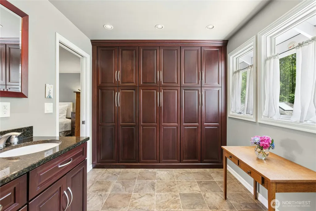 16606 260th Avenue SE Issaquah WA 98027