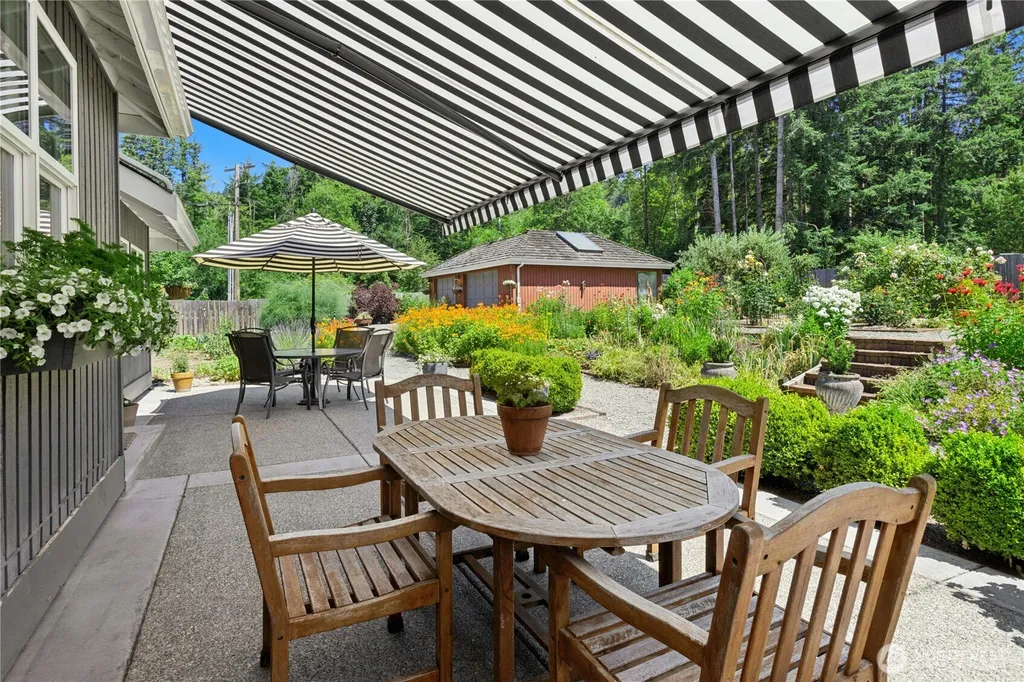 16606 260th Avenue SE Issaquah WA 98027