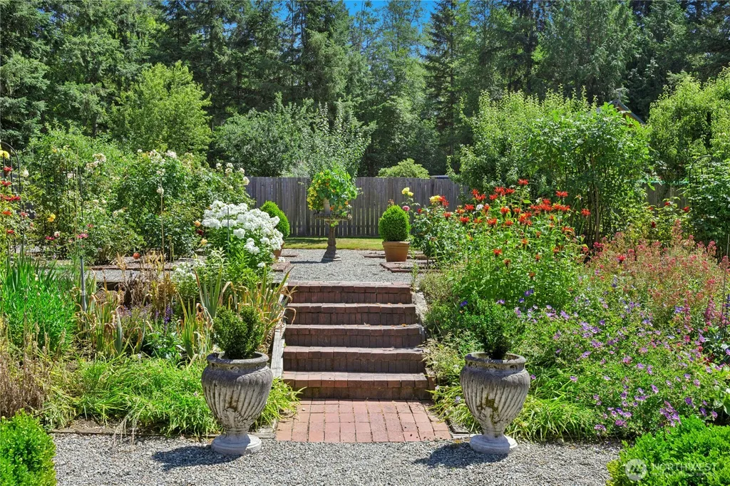 16606 260th Avenue SE Issaquah WA 98027