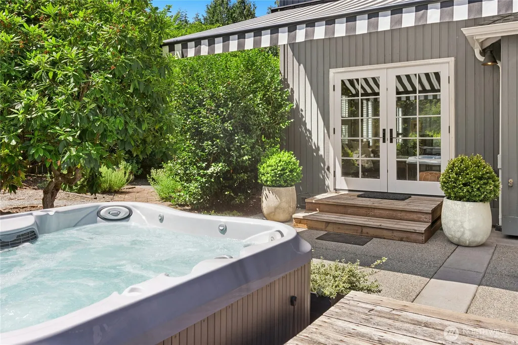 16606 260th Avenue SE Issaquah WA 98027
