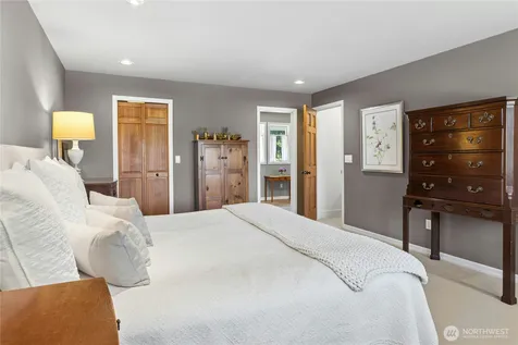 16606 260th Avenue SE Issaquah WA 98027