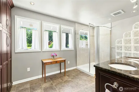 16606 260th Avenue SE Issaquah WA 98027