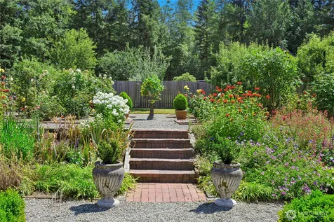 16606 260th Avenue SE Issaquah WA 98027