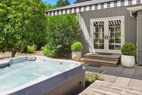 16606 260th Avenue SE Issaquah WA 98027