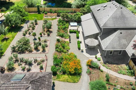 16606 260th Avenue SE Issaquah WA 98027