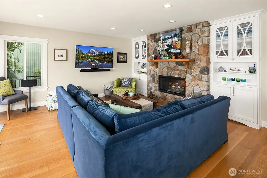 456 W Lake Sammamish Parkway SE Bellevue WA 98008