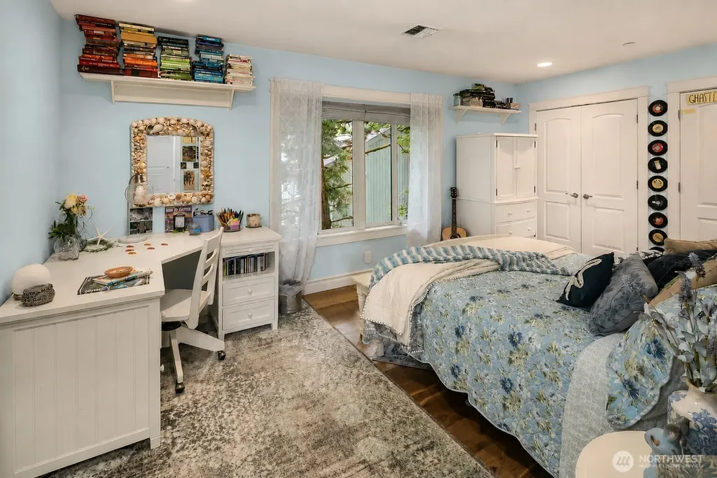 456 W Lake Sammamish Parkway SE Bellevue WA 98008
