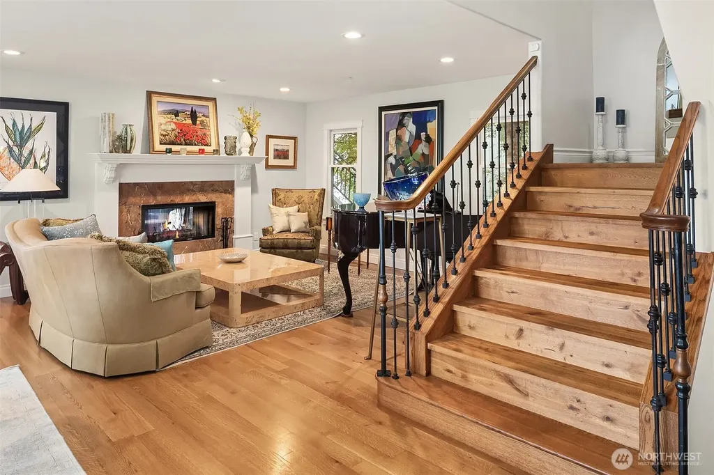 456 W Lake Sammamish Parkway SE Bellevue WA 98008