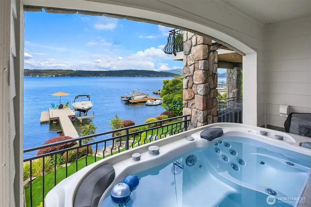 456 W Lake Sammamish Parkway SE Bellevue WA 98008