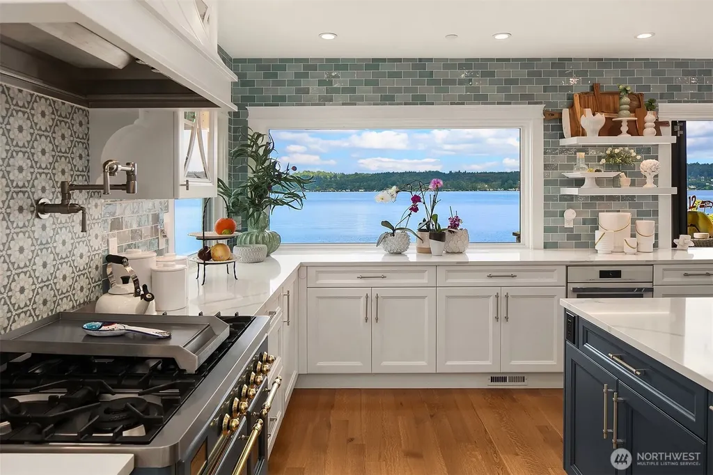 456 W Lake Sammamish Parkway SE Bellevue WA 98008