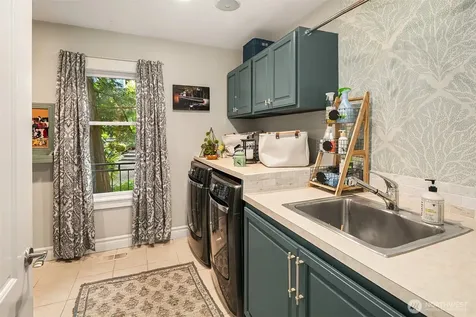 456 W Lake Sammamish Parkway SE Bellevue WA 98008
